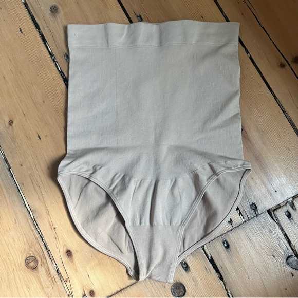 Donating tomorrow✨NWT✨EMPETUA Shaper Panty - Picture 1 of 7